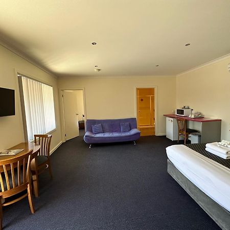Lakeside Motel Waterfront Lakes Entrance Dış mekan fotoğraf