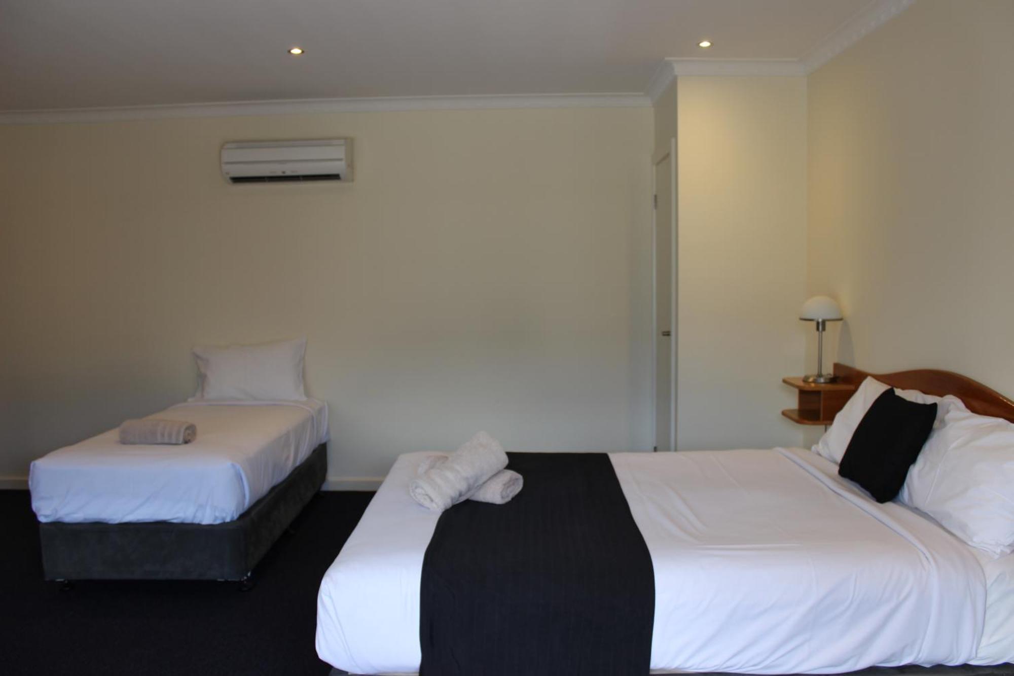 Lakeside Motel Waterfront Lakes Entrance Oda fotoğraf