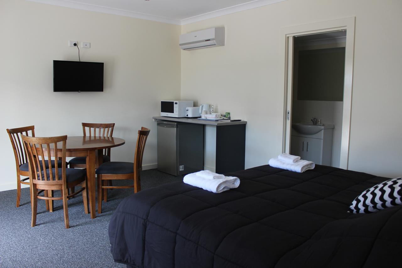 Lakeside Motel Waterfront Lakes Entrance Dış mekan fotoğraf