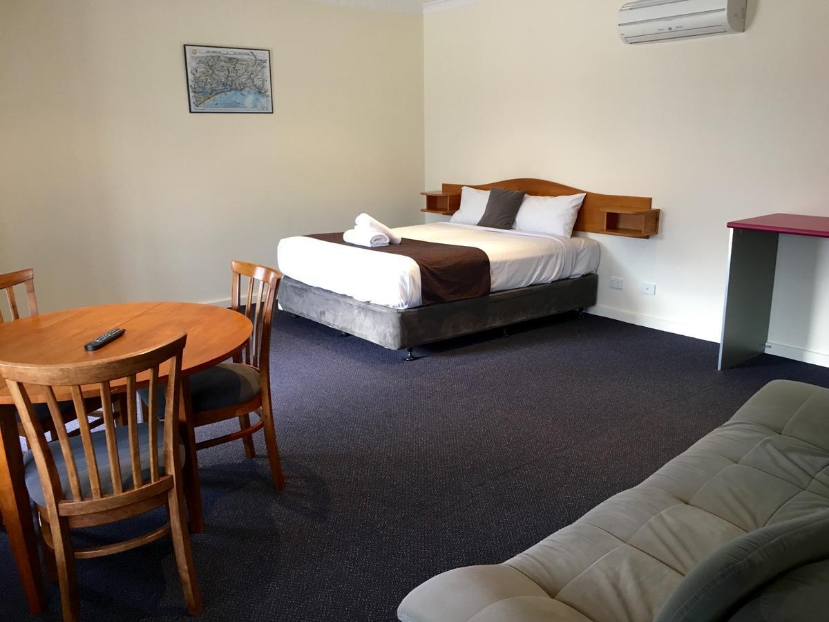 Lakeside Motel Waterfront Lakes Entrance Dış mekan fotoğraf
