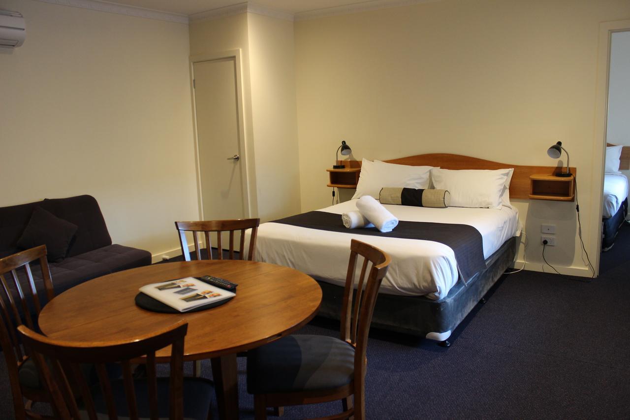 Lakeside Motel Waterfront Lakes Entrance Dış mekan fotoğraf