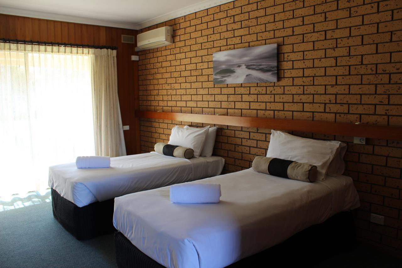 Lakeside Motel Waterfront Lakes Entrance Dış mekan fotoğraf