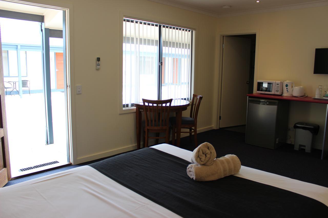 Lakeside Motel Waterfront Lakes Entrance Dış mekan fotoğraf