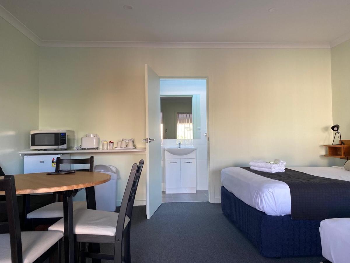 Lakeside Motel Waterfront Lakes Entrance Dış mekan fotoğraf
