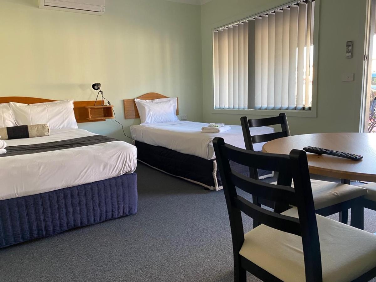 Lakeside Motel Waterfront Lakes Entrance Dış mekan fotoğraf